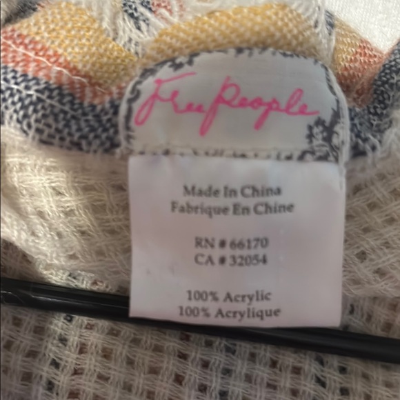 Free people hooded shawl - Picture 3 of 7